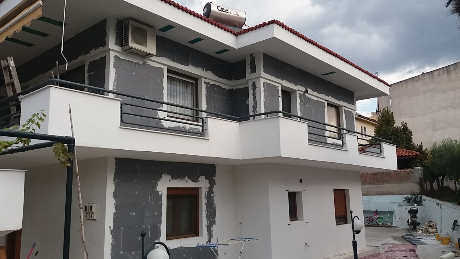 Δροσιά το καλοκαίρι, ζεστασιά το χειμώνα – με θερμοπρόσοψη.